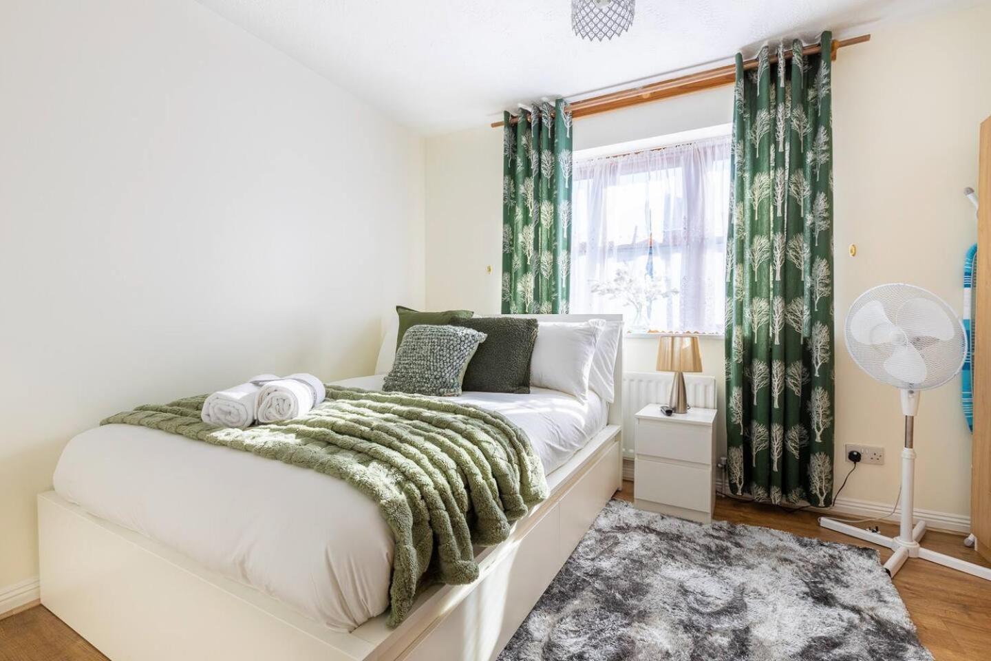 Cozy Family-Friendly House Apartment Erith Exterior photo