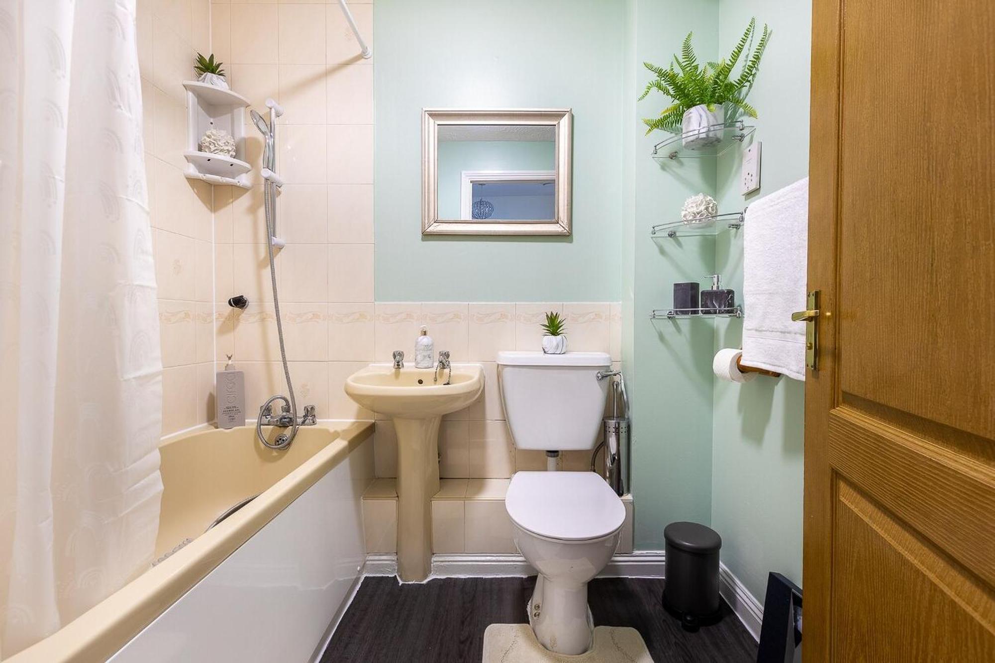 Cozy Family-Friendly House Apartment Erith Exterior photo